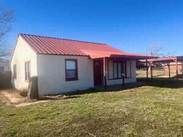 1692 Avenue S, Levelland, TX 79336
