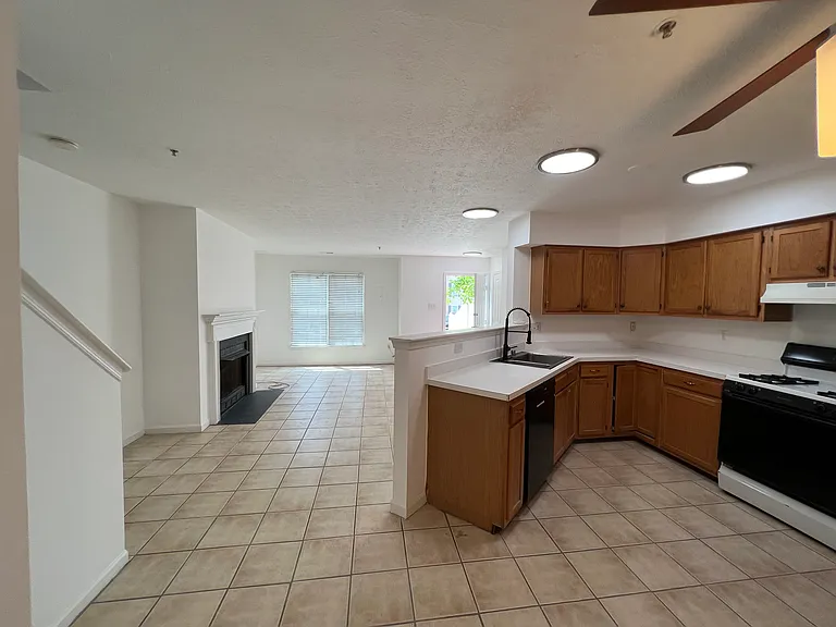1809 Watch House Cir S — Photo 5