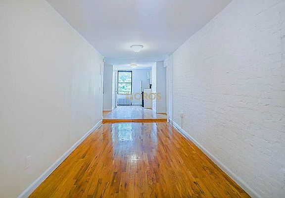 2nd image of 337 E 10th St APT 3E