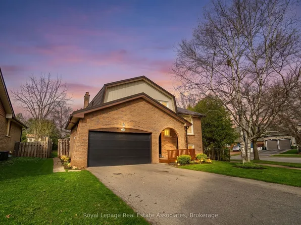 471 Valhalla Ct, Oakville, ON L6L 5M5