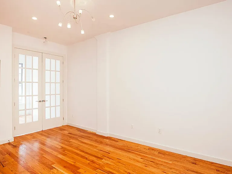 330 Harman St #1L — Photo 3