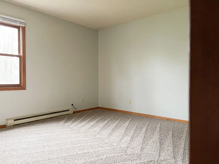 Spacious Northside Apartments — Photo 7