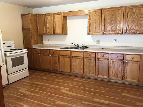 Large Eat-in Kitchen