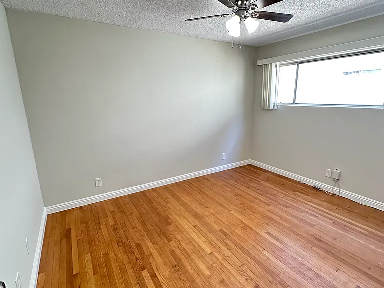 7333 Comstock Ave #101 — Photo 3