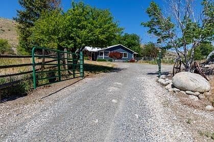 2nd image of 301 Main Street