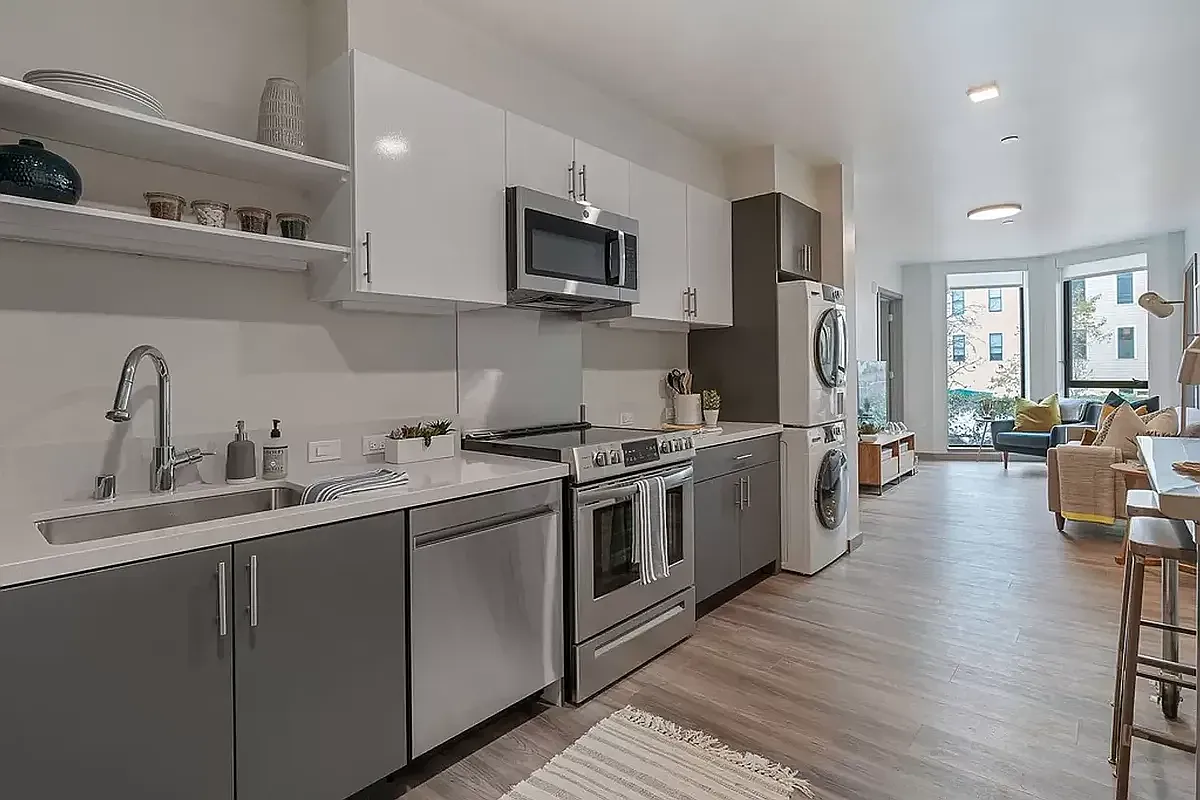 235 Valencia Street — Photo 1