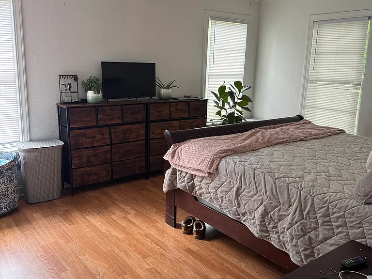 231 E Slattery Blvd — Photo 13