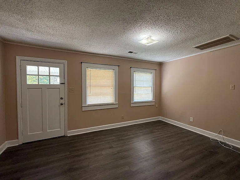 1343 Steed St — Photo 2