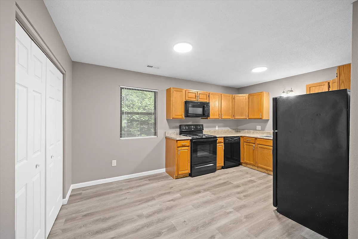 Building Photo - 443 M St #2