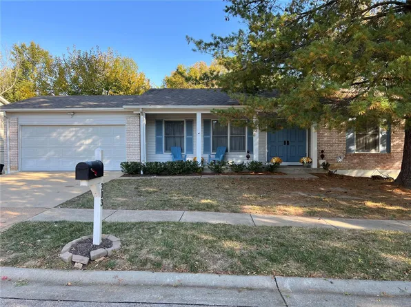 303 Brightfield Dr, Ballwin, MO 63021