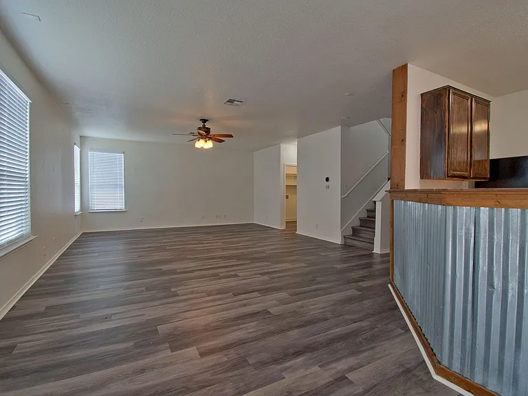 711 Abundance Ln — Photo 9