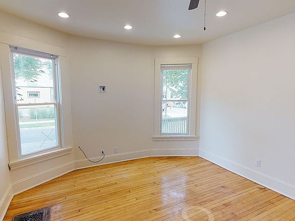 3rd image of 501 W Washington Ave #1