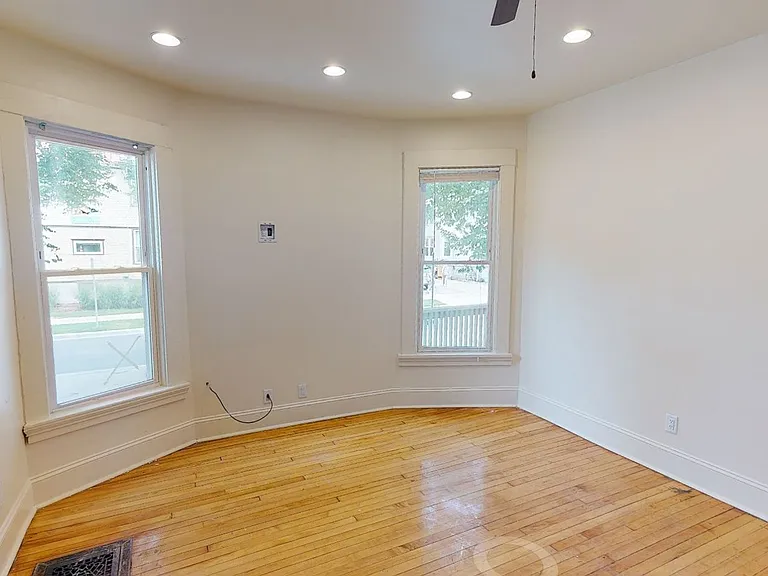 501 W Washington Ave — Photo 3