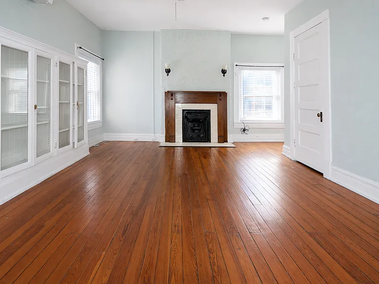 1459 Saint James Ct — Photo 3