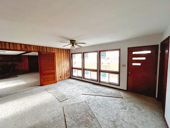 2nd image of 14499 Wooster Rd