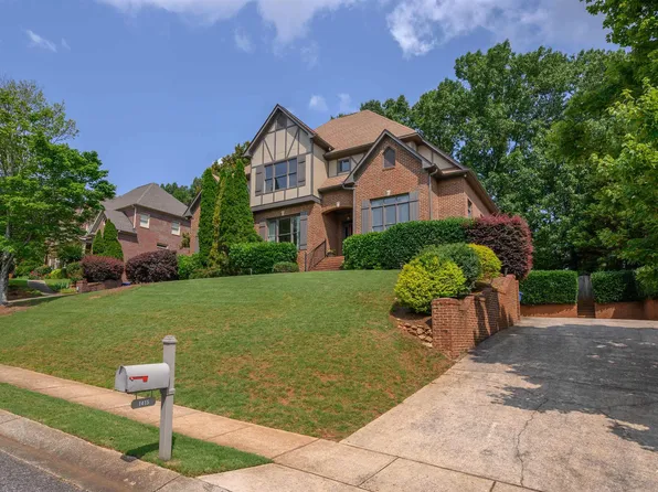 1415 Scout Ridge Dr, Hoover, AL 35244