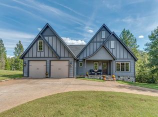 110 Doveridge Dr, Columbus, NC 28722