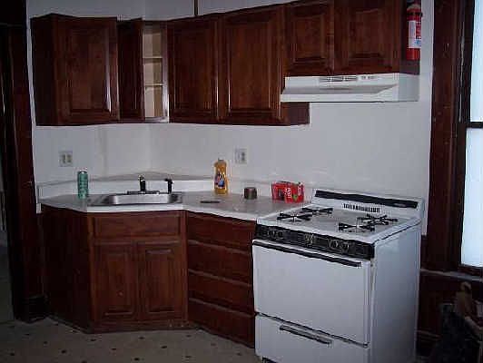 kitchen- w/ small pantry