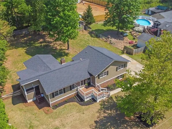 6470 Windsor Dr, Acworth, GA 30102