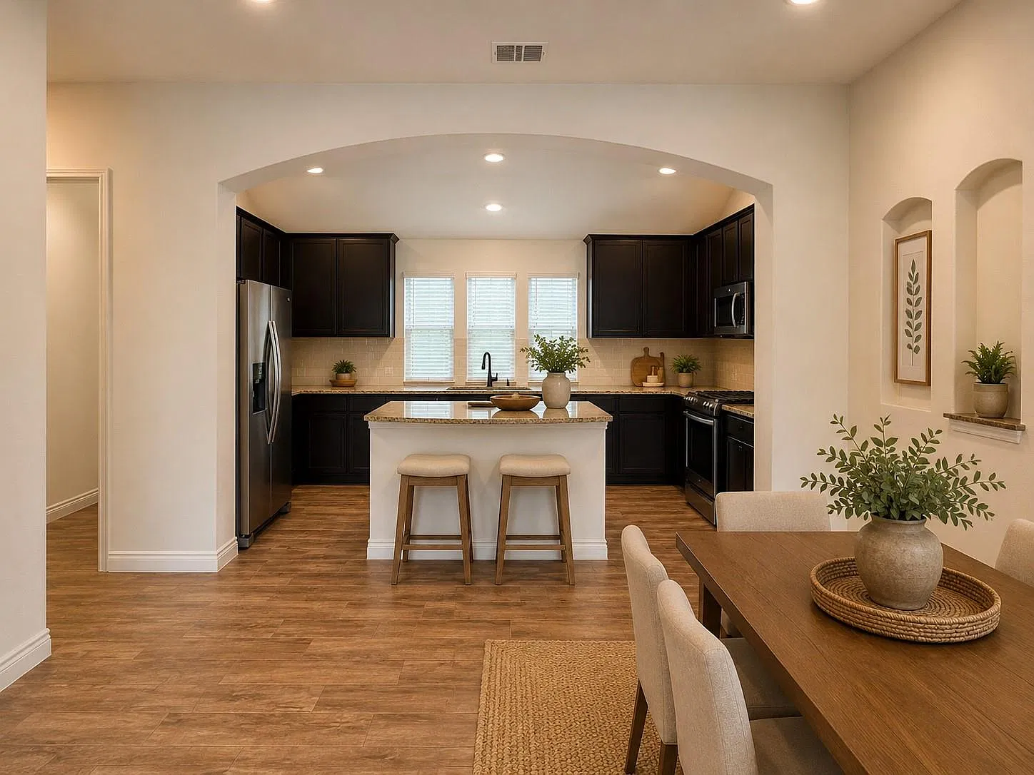 3 bed, 2.0 bath, 1959 sqft, $2,150 — Photo 3