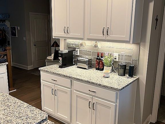 5th image of 704 Copley Pointe Dr