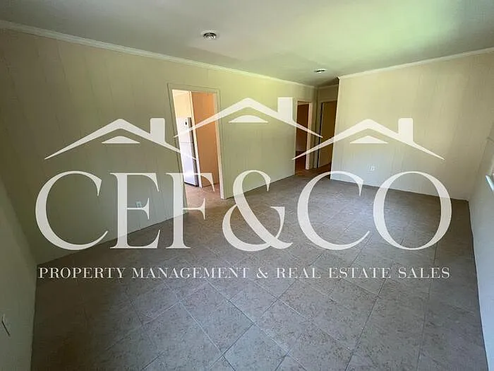 2 bed, 1.0 bath, 920 sqft, $850 — Photo 2