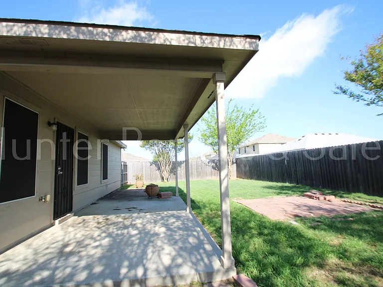 505 E Vega Ln — Photo 22