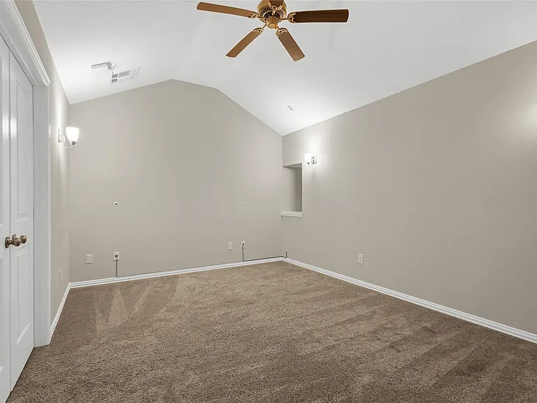 8903 Lost Castle Way — Photo 32