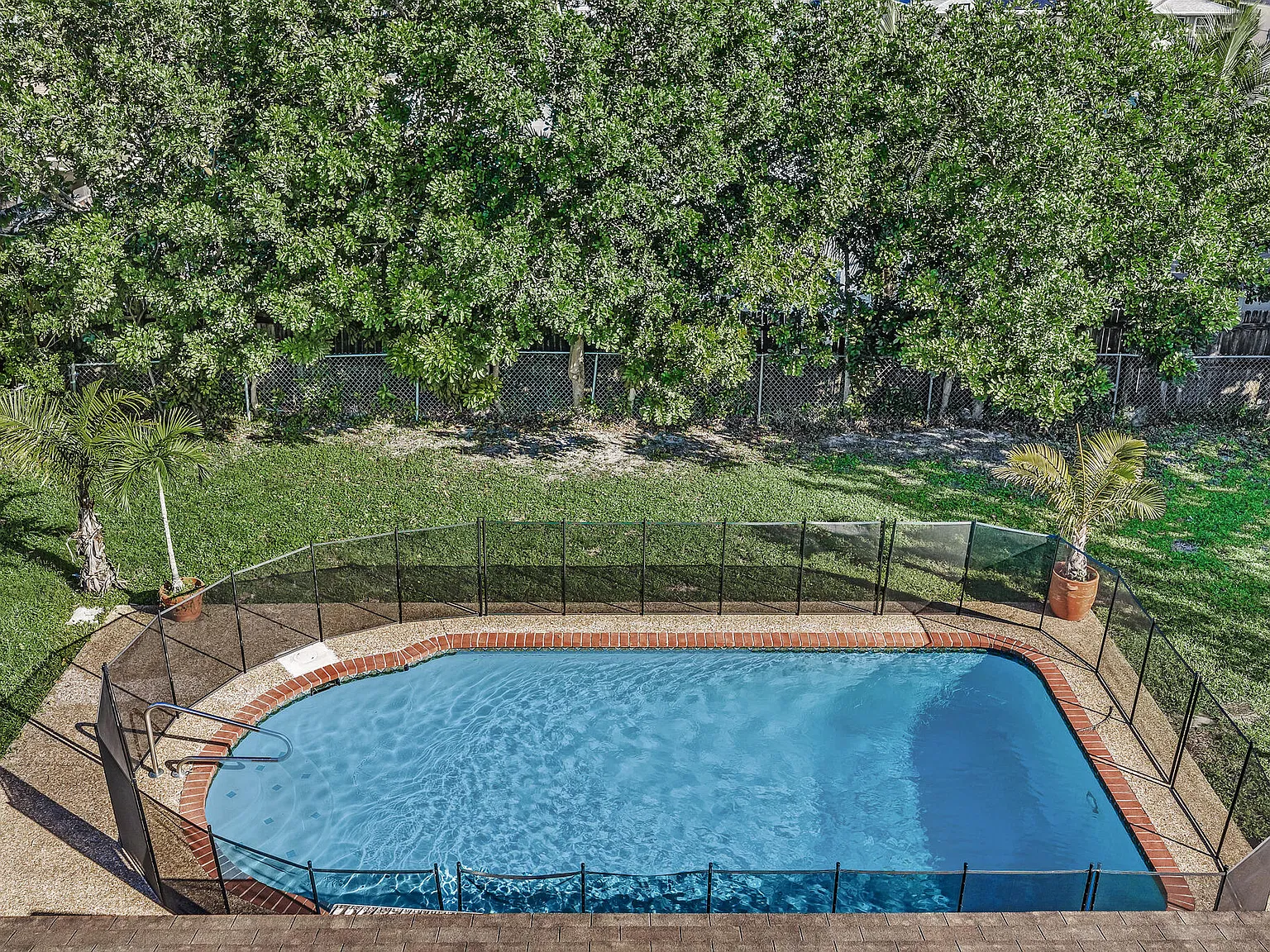 3 bed, 2.0 bath, 1356 sqft, $3,750 — Photo 3