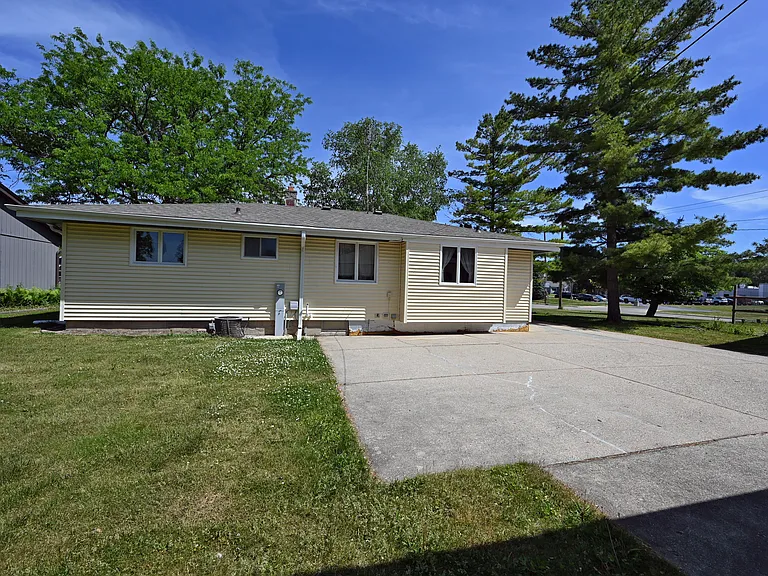 409 Linwood Ave — Photo 17