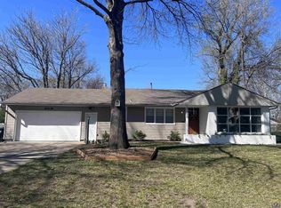 4010 SW Windsor Ct, Topeka, KS 66604