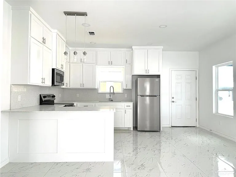 11308 N 25th St #4 — Photo 4