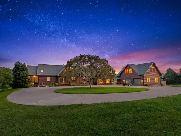 215 Bailey Farm Ln, Mineral Bluff, GA 30559
