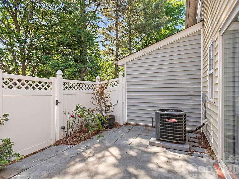 148 Mangum Cir — Photo 18