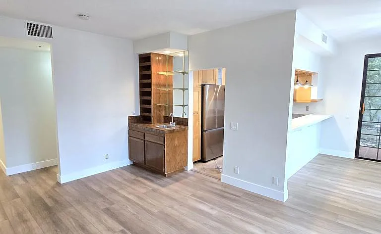 235 S Holliston Ave #113 — Photo 3
