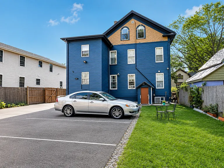 26 Hammond St #2 — Photo 12
