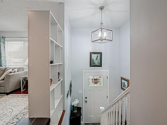 5th image of 128 Carden Dr