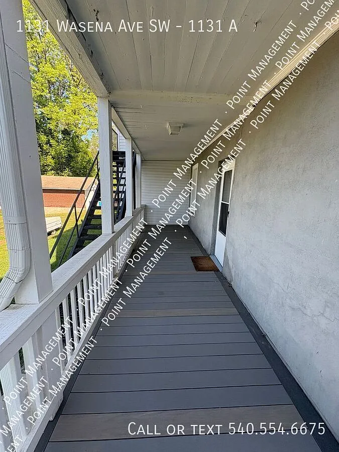Building Photo - 1131 Wasena Ave SW #A