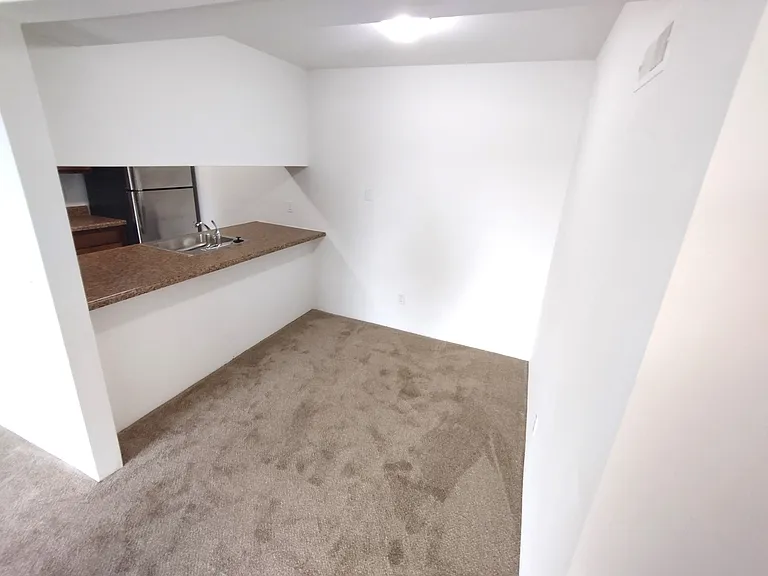 Charter Oaks Apartments — Photo 232