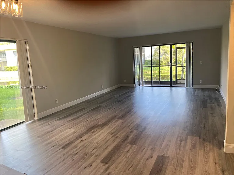 389 Lakeview Dr #101 — Photo 37