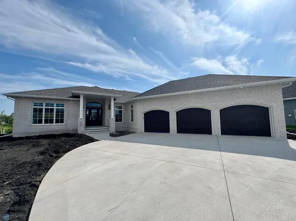 1051 50th Ave W, West Fargo, ND 58078