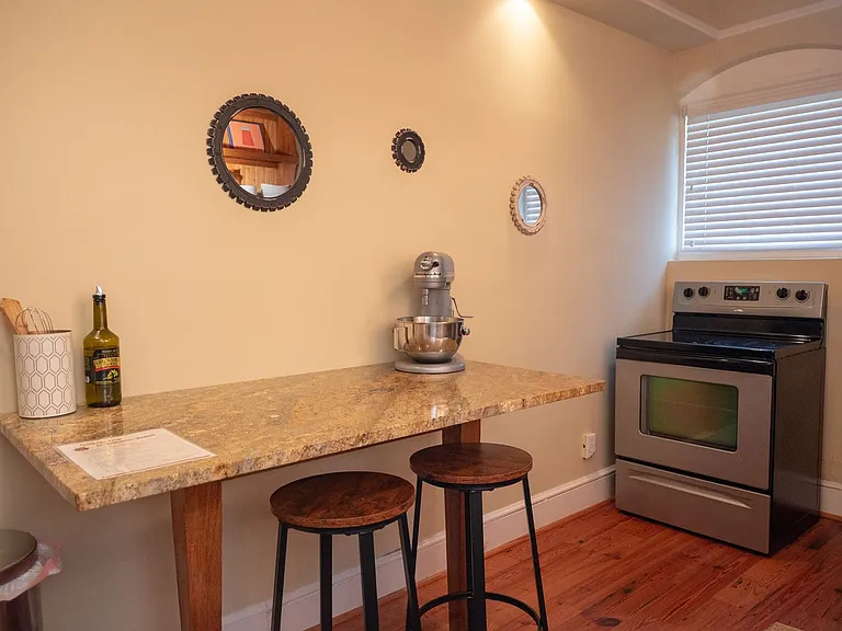 119 S Marshall St — Photo 7