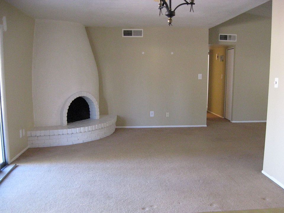 Family Room & dining area