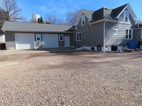 2nd image of 821 Main St