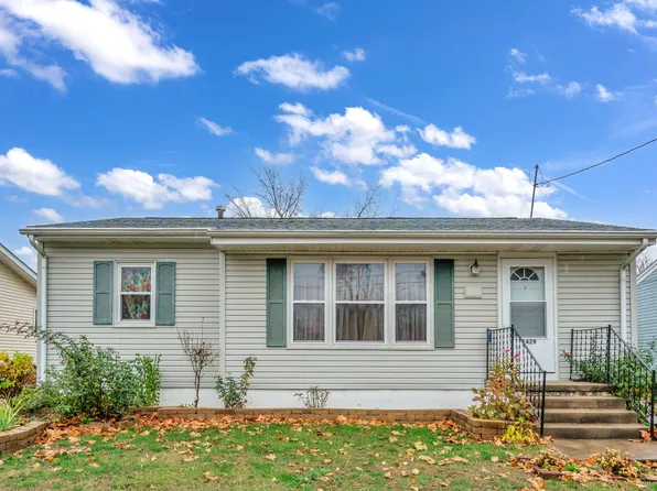 1429 Sampson St, Des Moines, IA 50316