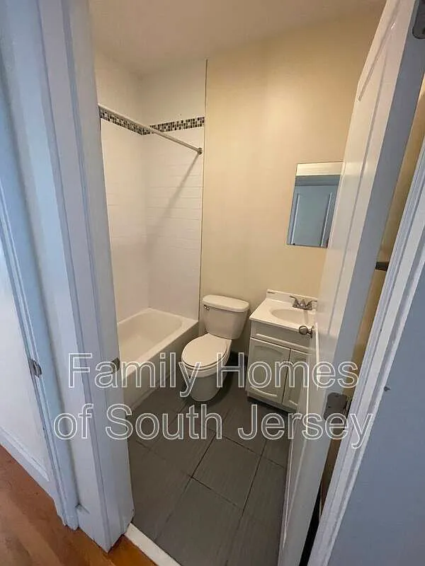 3 bed, 3.5 bath, 1800 sqft, $1,900 — Photo 4