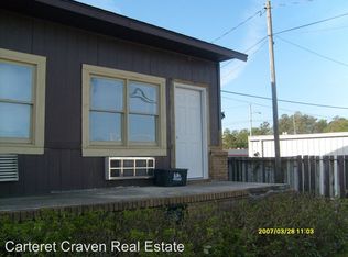 200 Roosevelt Blvd APT B10, Havelock, NC 28532