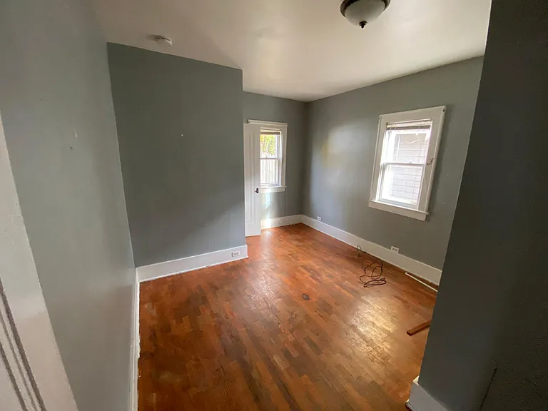 843 Ardmore St SE — Photo 6