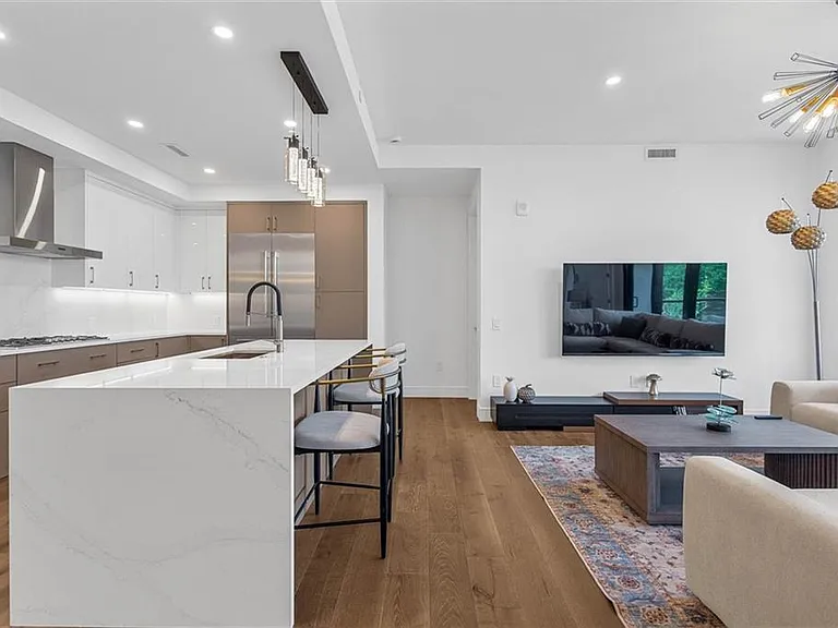2425 Peachtree Rd NE #503 — Photo 21