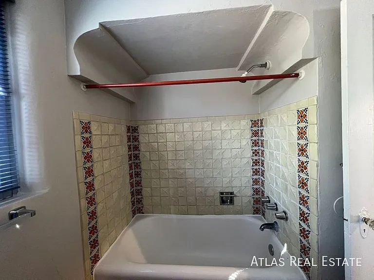 2732 N Martin Ave — Photo 4